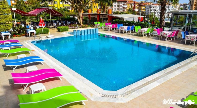 استخر روباز هتل سوئیت آرک